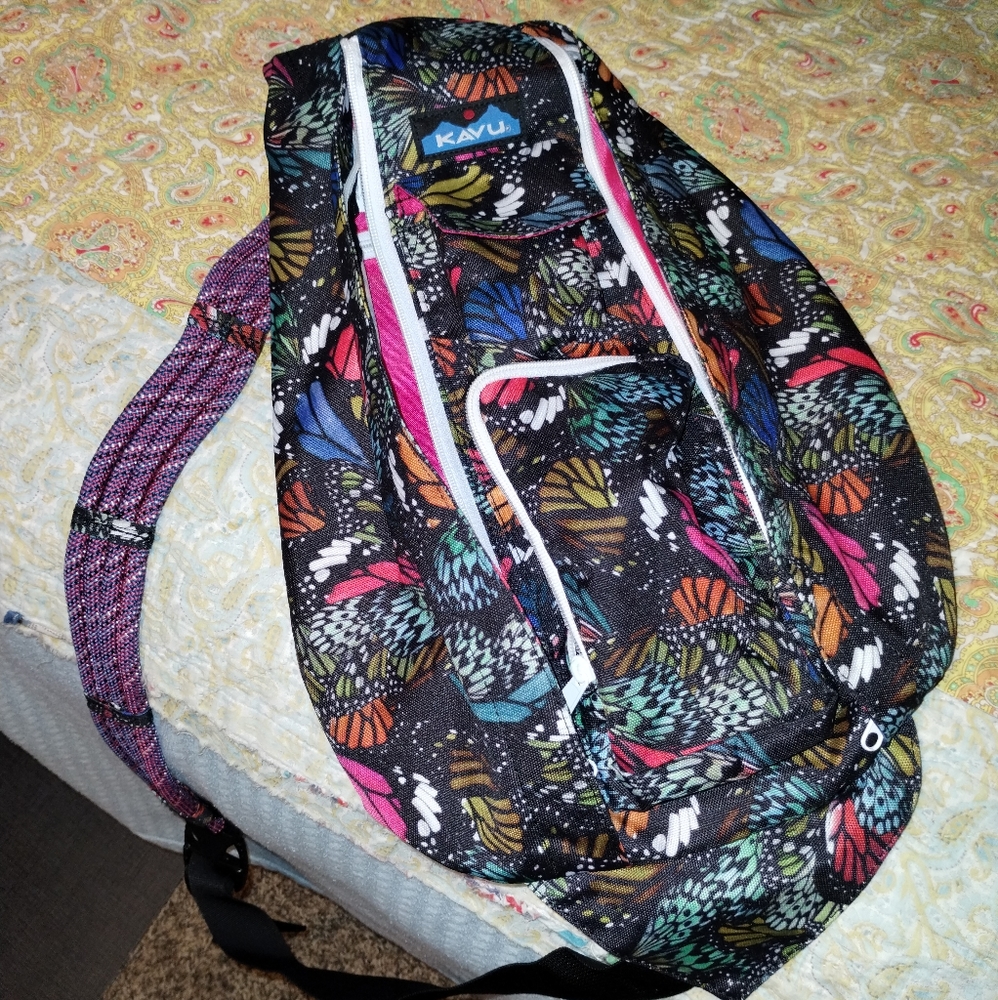 NWOT Kavu "Flutterfly" Rope Sling Bag